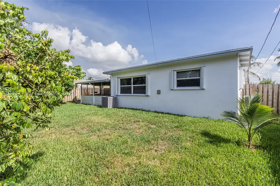 6630 Liberty St, Hollywood, FL 33024 - #3