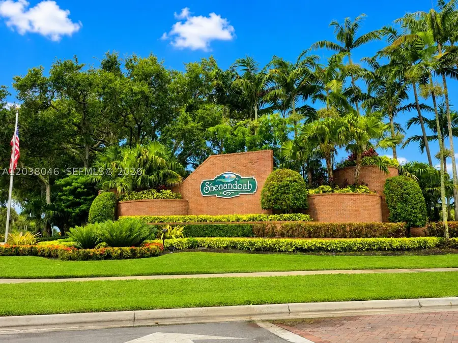 13870 Magnolia Ct, Davie, FL 33325 - #2