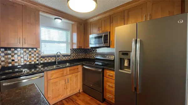 531 W Kalmia Dr #5, Lake Park, FL 33403