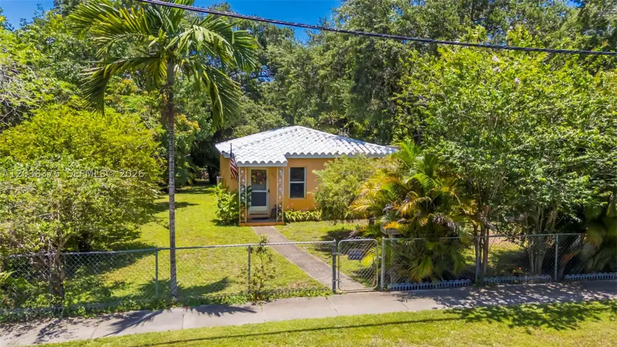 955 NE 128th St, North Miami, FL 33161 - #3