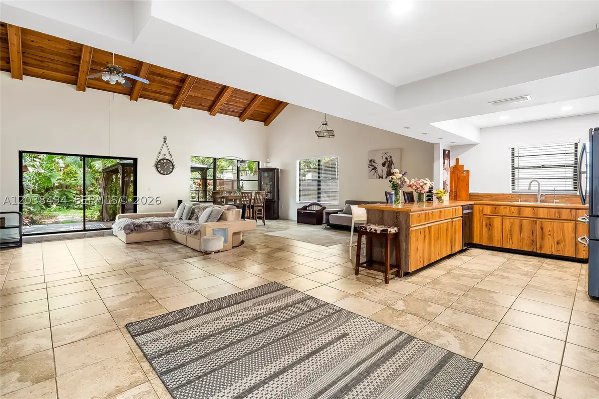 3340 Oak Dr, Hollywood, FL 33021 - #1