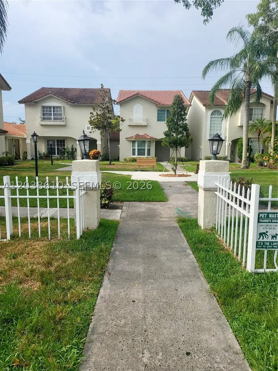10877 NW 8th St, Pembroke Pines, FL 33026 - #3