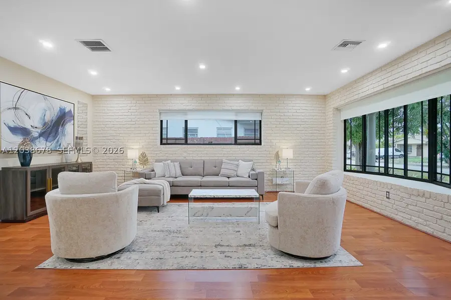850 NE 182nd Ter, North Miami Beach, FL 33162 - #2