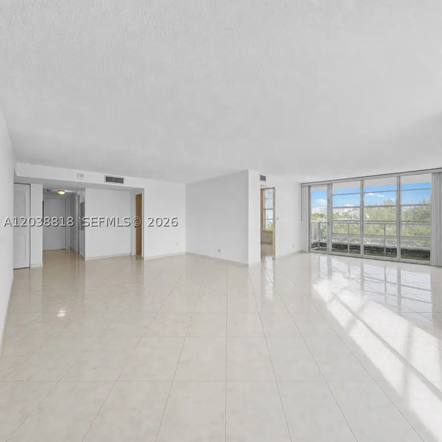 230 174th St #404, Sunny Isles Beach, FL 33160 - #2