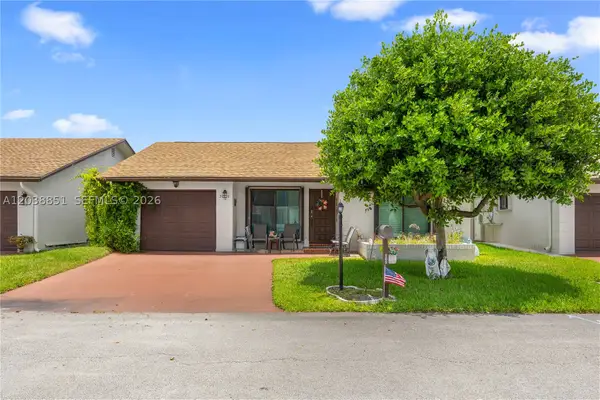 2065 SW 17th Dr, Deerfield Beach, FL 33442