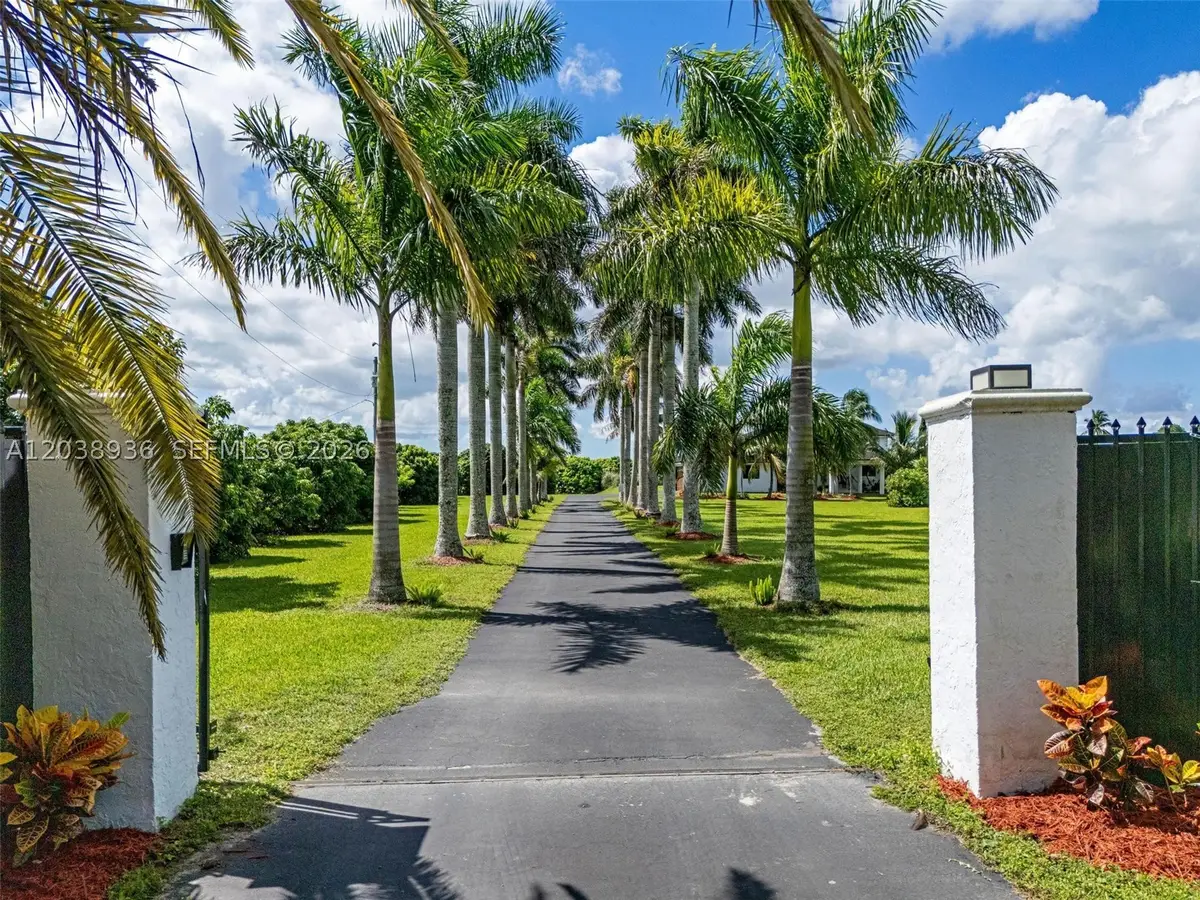 20520 SW 190th St, Miami, FL 33187 - #1