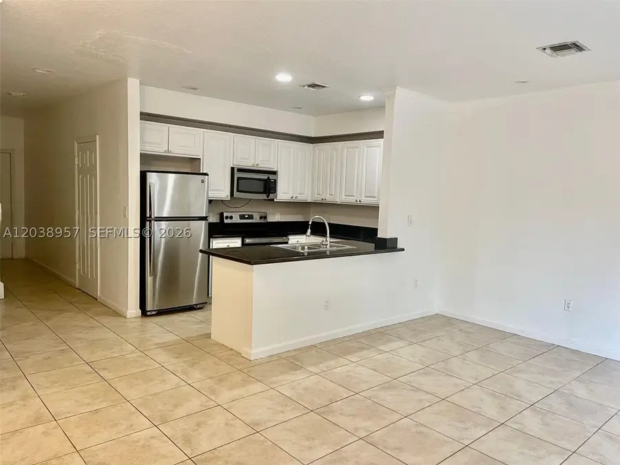 35 SE 3rd Ave #11, Hallandale Beach, FL 33009 - #2