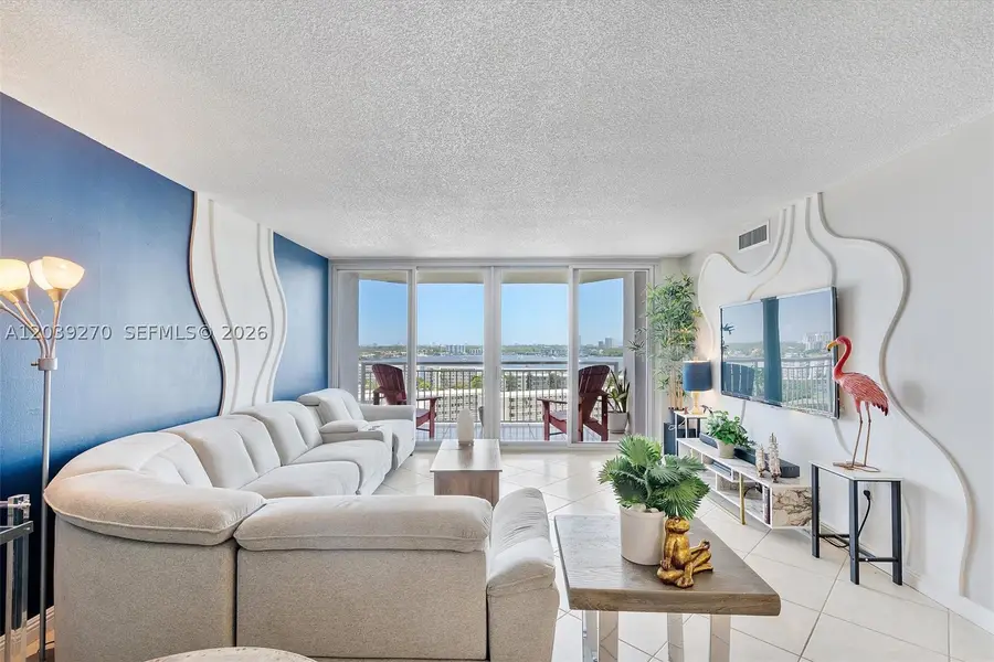 18031 Biscayne Blvd #1401, Aventura, FL 33160 - #3