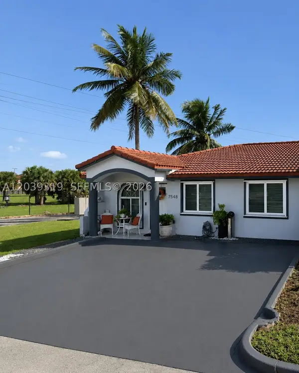 7548 NW 173rd Ter, Hialeah, FL 33015