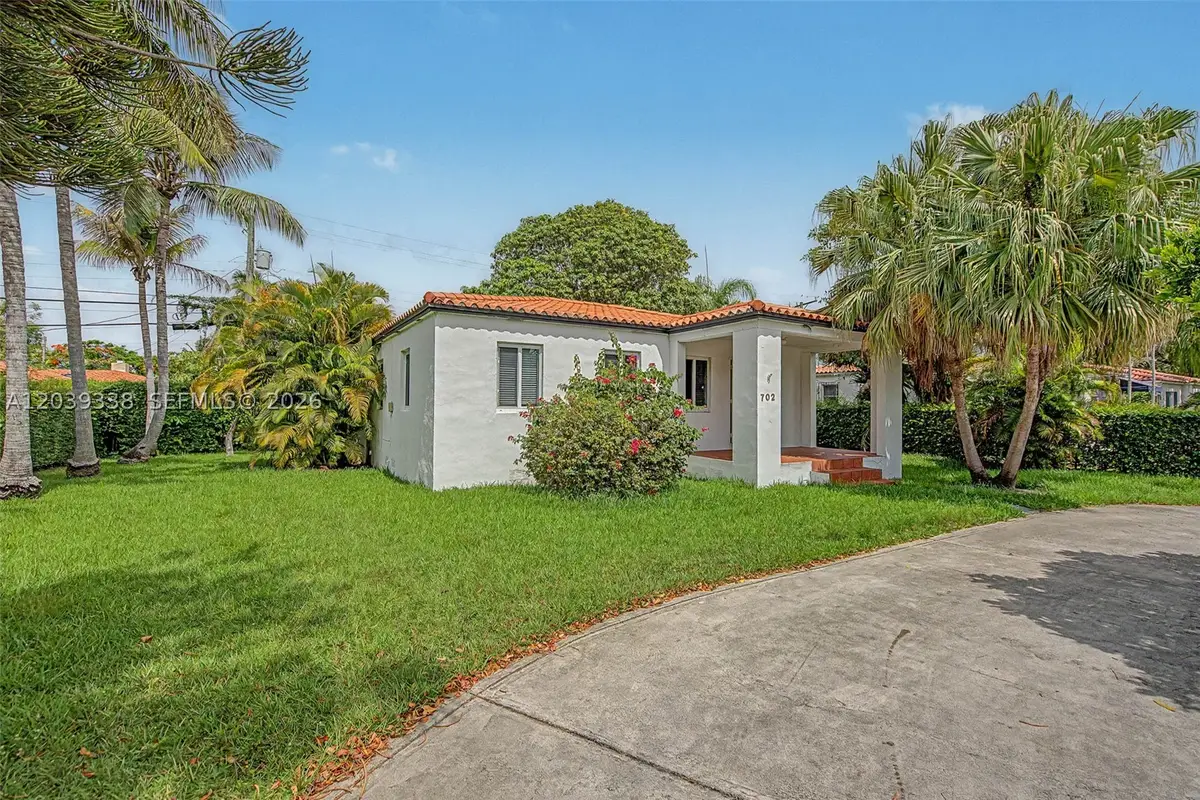702 Boabadilla, Coral Gables, FL 33134 - #1