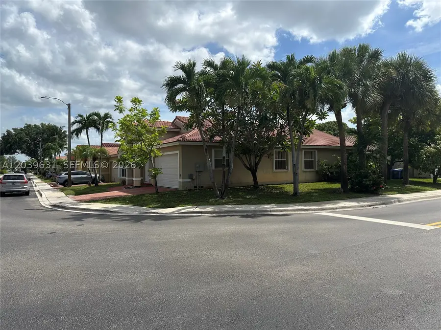 1579 SW 105th Ave, Pembroke Pines, FL 33025 - #2