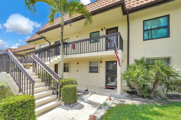 7142 Golf Colony Ct #206, Lake Worth, FL 33467
