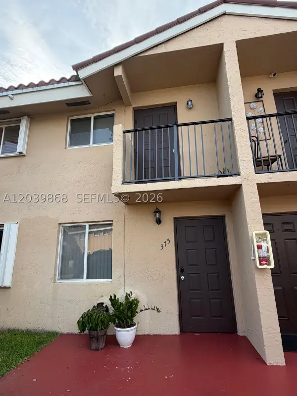 541 NW 82nd Ct #375, Miami, FL 33126