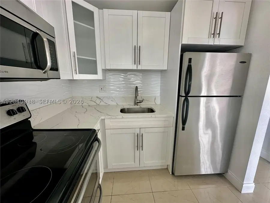 241 SE 9th Ave #207, Pompano Beach, FL 33060 - #3
