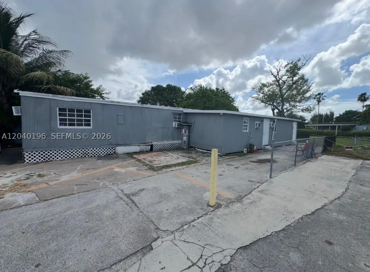 1013 SW 128th Ave, Miami, FL 33184 - #1