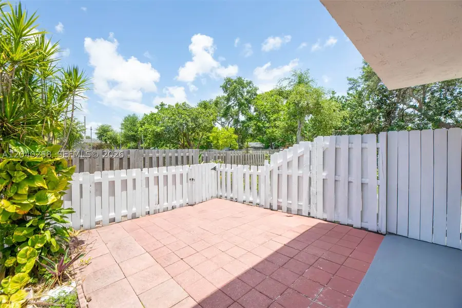 1450 NE 151st St #101, Miami, FL 33162 - #2