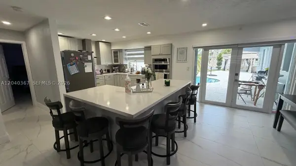 10450 NW 19th St, Pembroke Pines, FL 33026