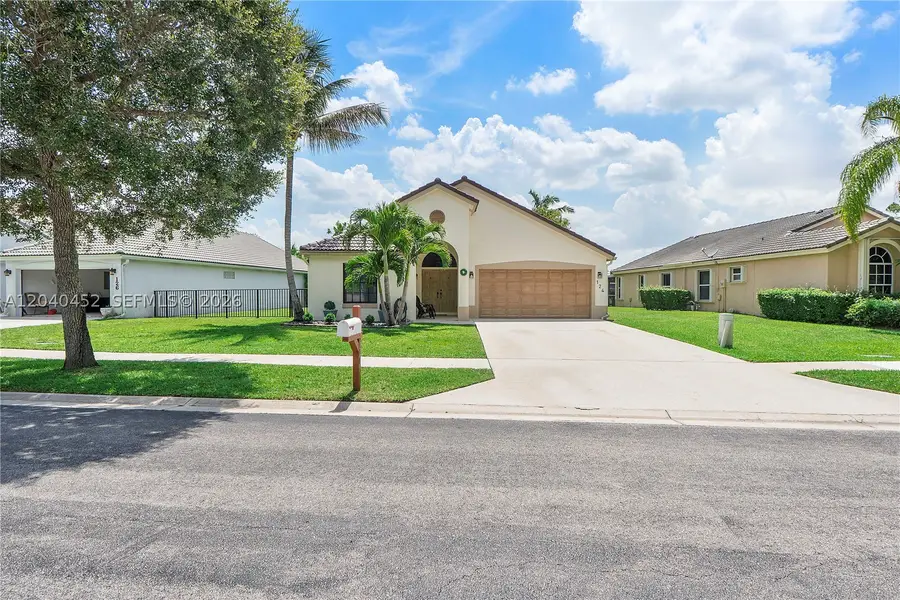 124 Preserve Dr, Royal Palm Beach, FL 33411 - #2