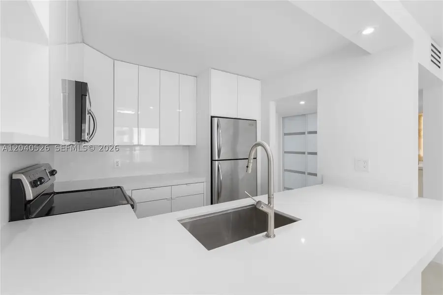 345 Ocean Dr #924, Miami Beach, FL 33139 - #3