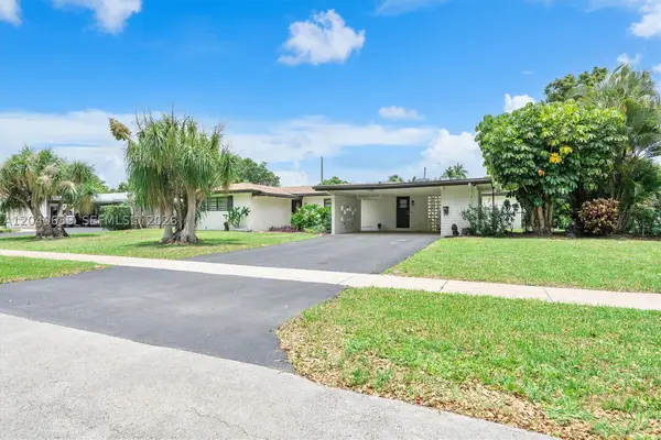 885 Azalea Ct, Plantation, FL 33317