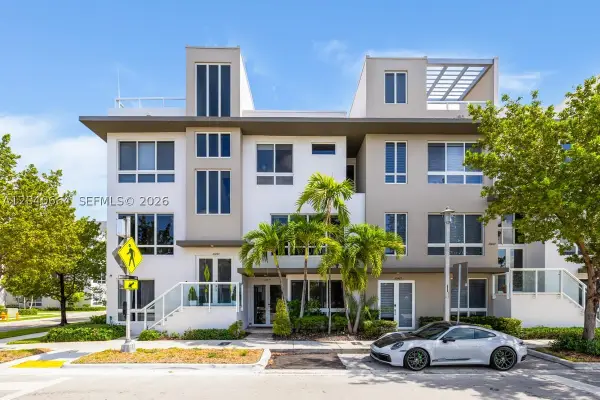 10471 NW 66th St, Doral, FL 33178