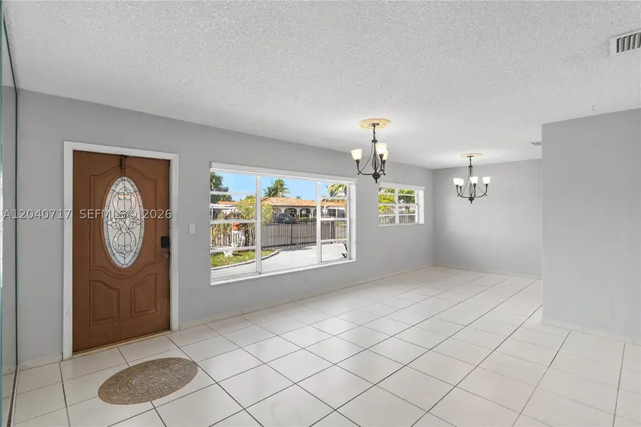 491 W 35th Pl, Hialeah, FL 33012 - #3