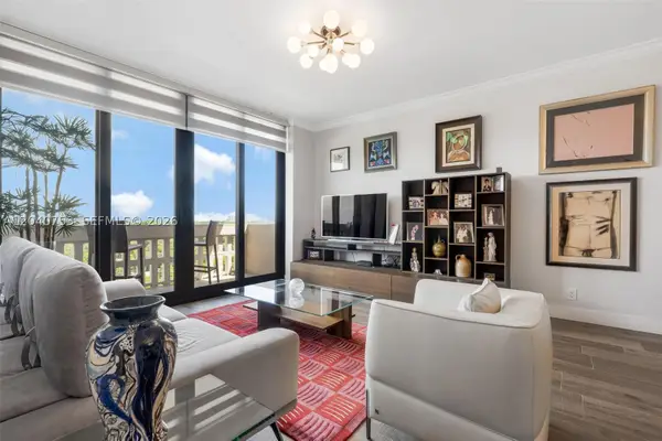 90 Edgewater Dr #PH03, Coral Gables, FL 33133
