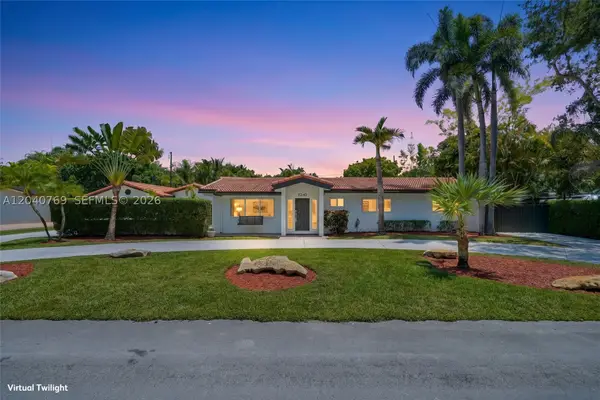 8240 SW 150 Dr, Palmetto Bay, FL 33158