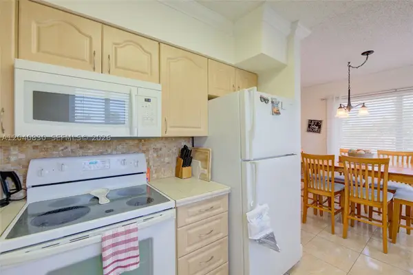 920 SW 10th Ter #12R, Hallandale Beach, FL 33009