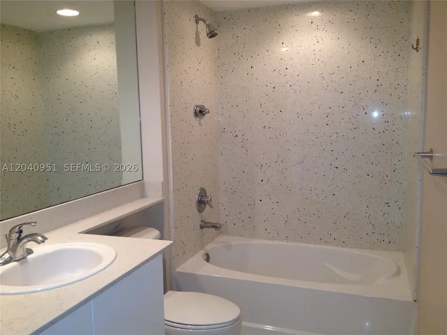 325 S Biscayne Blvd #1414, Miami, FL 33131 - #3