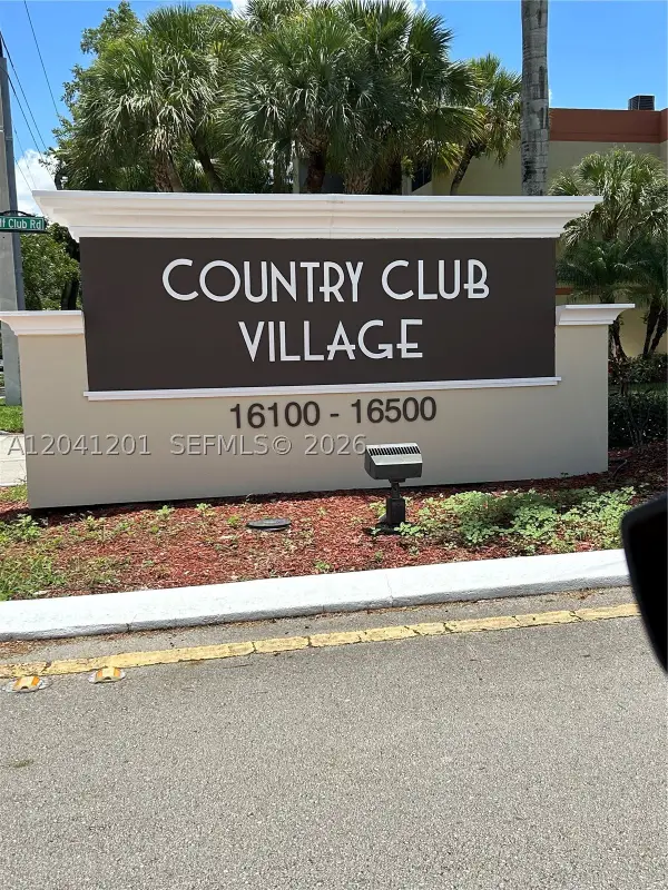 16325 Golf Club Rd #304, Weston, FL 33326