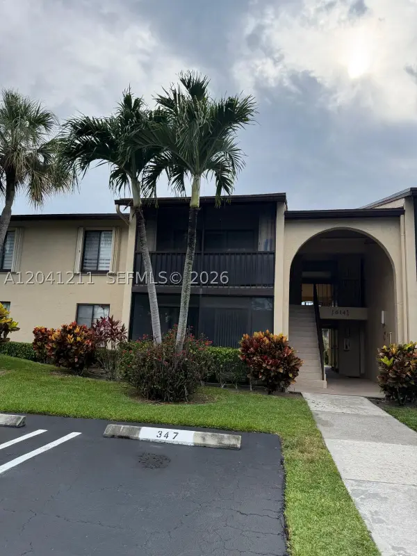 614 Sea Pine Way #C1, Green Acres, FL 33415