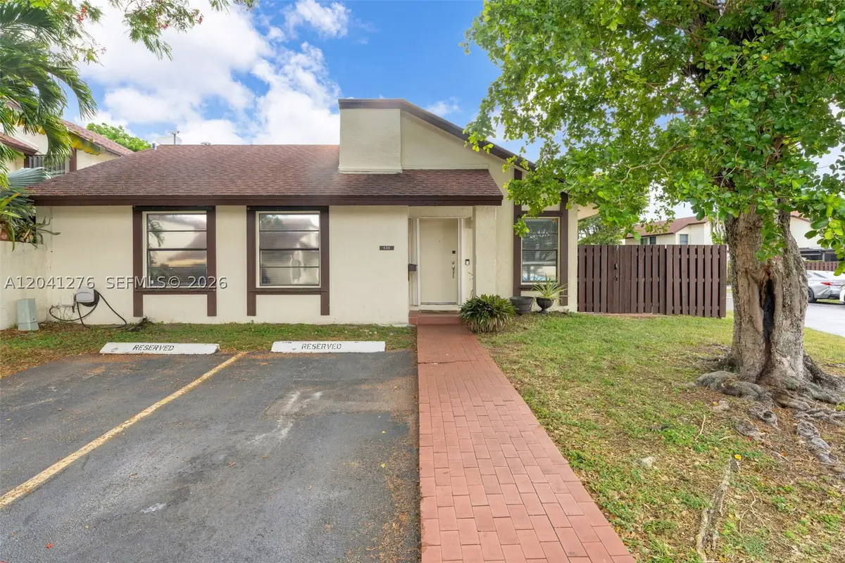 525 NW 100th Ct #525, Miami, FL 33172 - #1