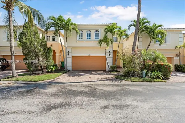 3123 NE 210th St, Aventura, FL 33180