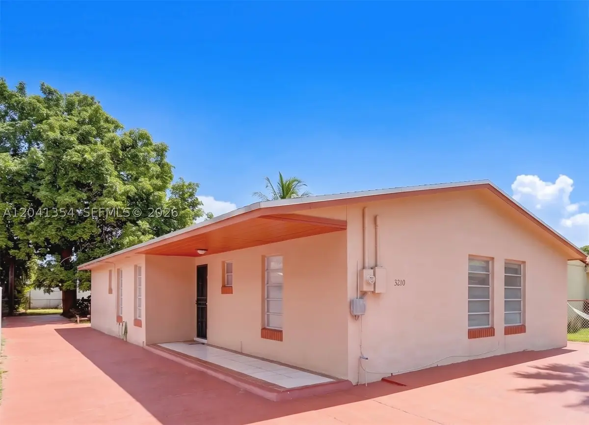 3210 NW 19th St, Miami, FL 33125 - #1