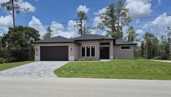 3207 E 10th St, Lehigh Acres, FL 33972