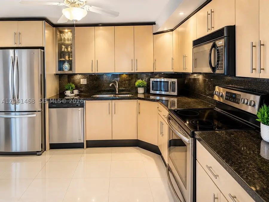 230 174th St #2307, Sunny Isles Beach, FL 33160 - #3