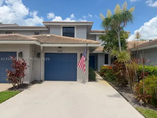 643 Deer Creek North Shore Dr, Deerfield Beach, FL 33442