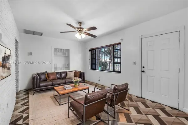 576 NW 147th St, Miami, FL 33168