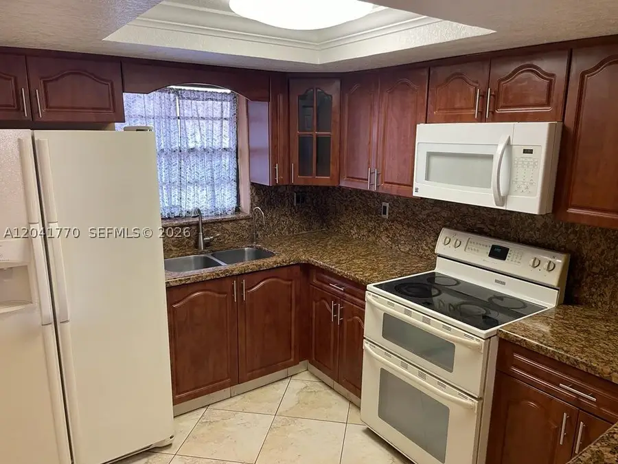 10851 SW 6th St #5, Sweetwater, FL 33174 - #3
