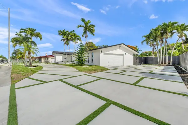 8430 SW 88th St, Miami, FL 33156