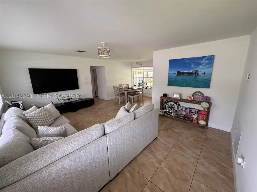 8130 NW 12th St, Pembroke Pines, FL 33024 - #2