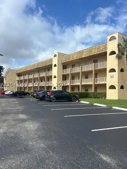 8285 Sunrise Lakes Blvd #106, Sunrise, FL 33322 - #1
