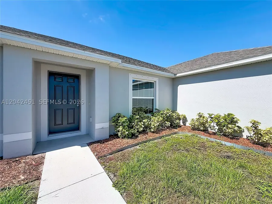 666 SW Jeanne Ave, Port Saint Lucie, FL 34953 - #2