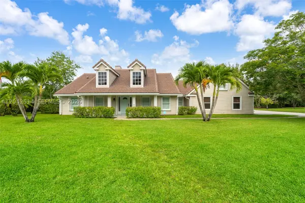 5703 Lago Del Sol Dr, Lake Worth, FL 33449