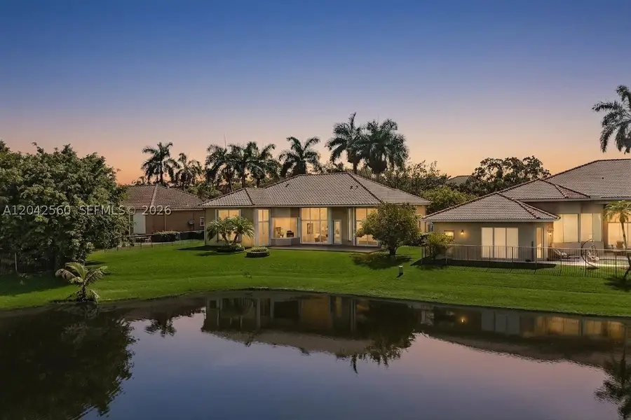 2733 Meadowood Dr, Weston, FL 33332 - #3