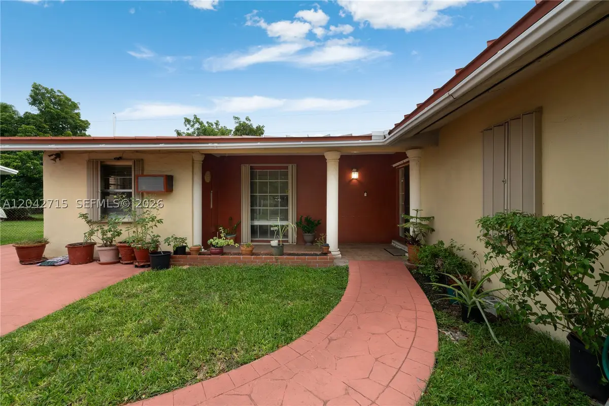 10315 SW 200th St, Cutler Bay, FL 33157 - #1