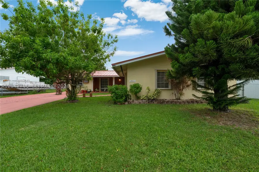 10315 SW 200th St, Cutler Bay, FL 33157 - #2