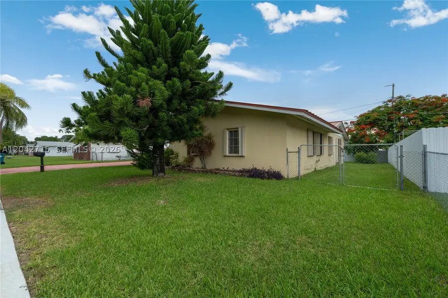 10315 SW 200th St, Cutler Bay, FL 33157 - #3