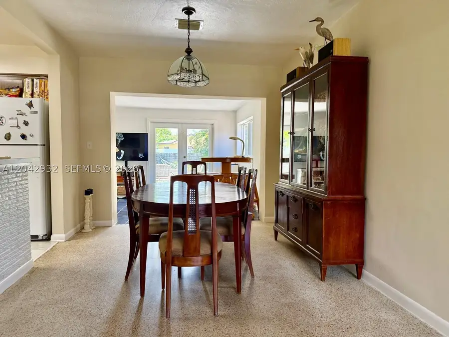 830 SW 64th Pkwy, Pembroke Pines, FL 33023 - #2